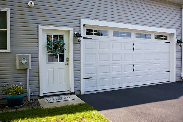24/7 Emergency Garage Door Panel Replacement experts in Lovington, NM